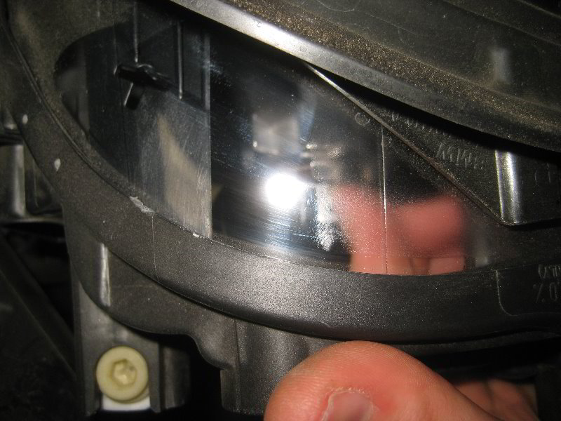 Mini-Cooper-Headlight-Bulbs-Replacement-Guide-011