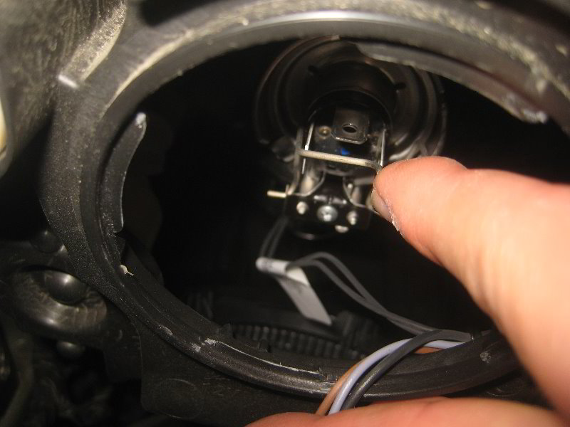 Mini-Cooper-Headlight-Bulbs-Replacement-Guide-012