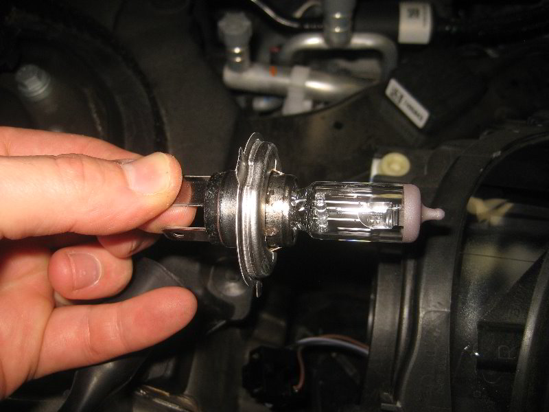 Mini-Cooper-Headlight-Bulbs-Replacement-Guide-014