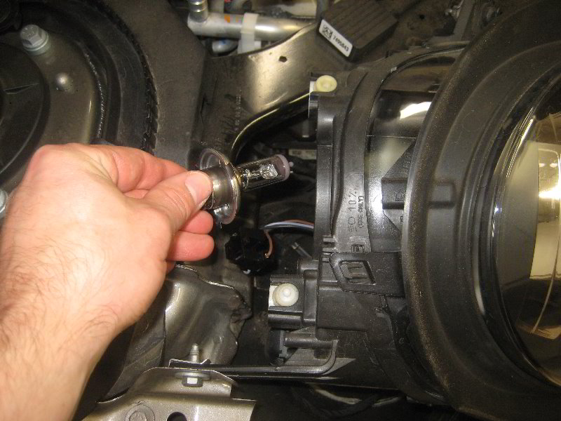 Mini-Cooper-Headlight-Bulbs-Replacement-Guide-016