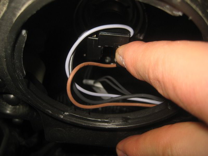 Mini-Cooper-Headlight-Bulbs-Replacement-Guide-023