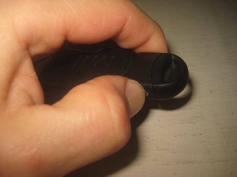 Mini-Cooper-Key-Fob-Battery-Replacement-Guide-004