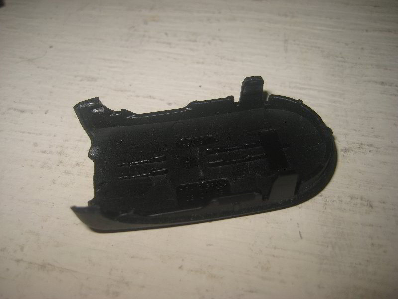 Mini-Cooper-Key-Fob-Battery-Replacement-Guide-009