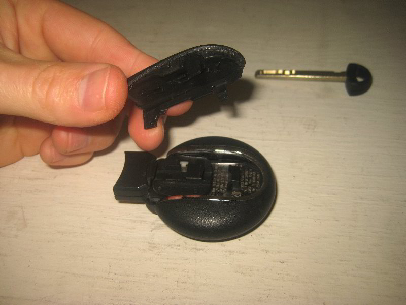 Mini-Cooper-Key-Fob-Battery-Replacement-Guide-022