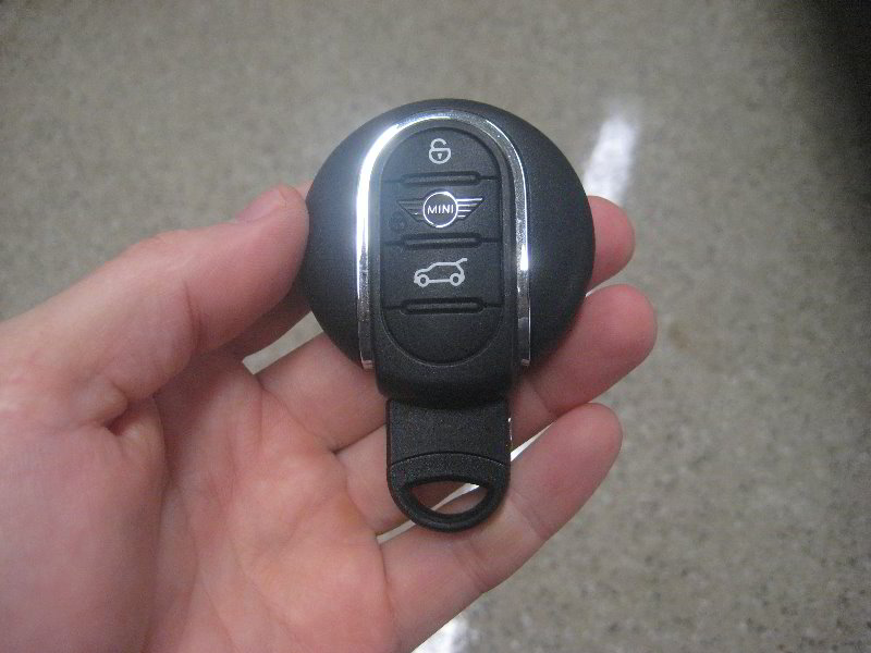 Mini-Cooper-Key-Fob-Battery-Replacement-Guide-026