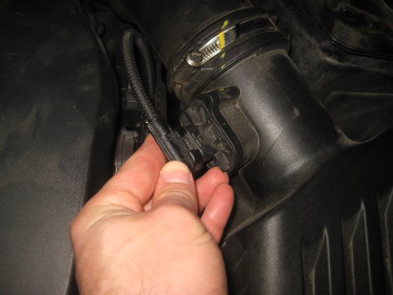 Mini-Cooper-MAF-Sensor-Cleaning-Replacement-Guide-017