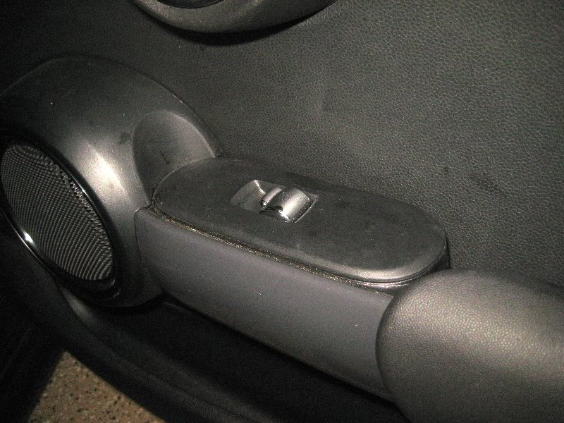 Mini-Cooper-Interior-Door-Panel-Removal-Guide-006