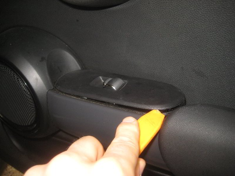Mini-Cooper-Interior-Door-Panel-Removal-Guide-007