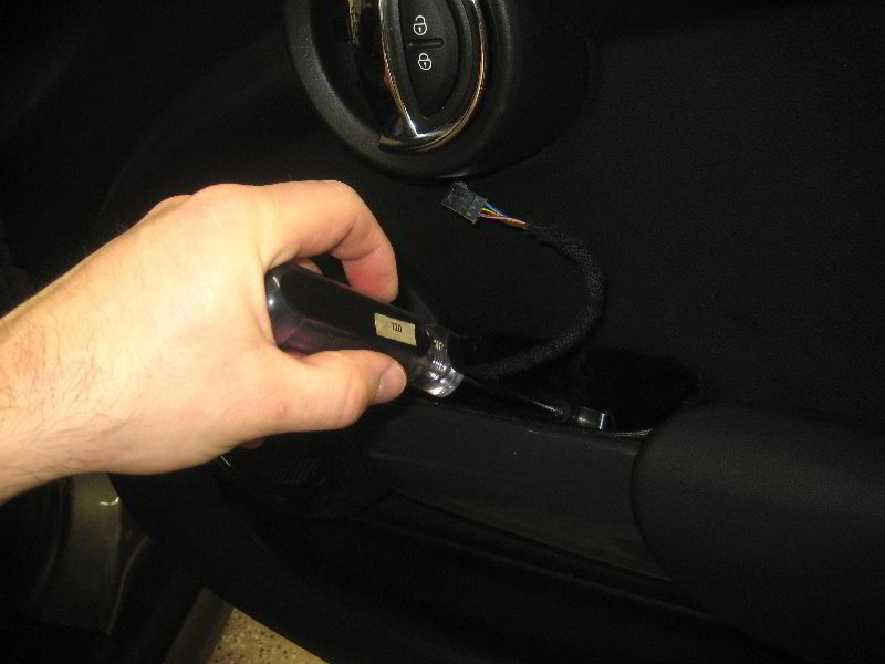 Mini-Cooper-Interior-Door-Panel-Removal-Guide-014