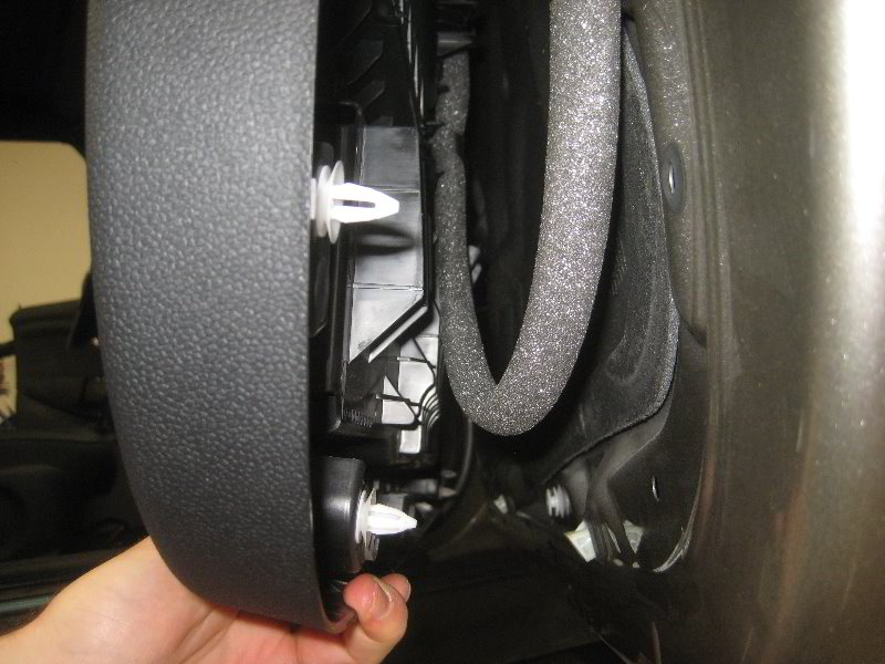 Mini-Cooper-Interior-Door-Panel-Removal-Guide-022