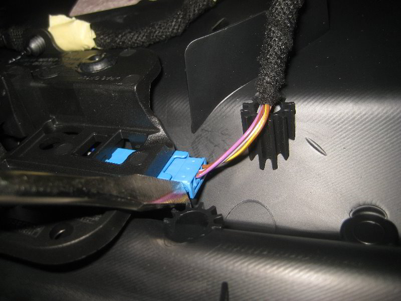 Mini-Cooper-Interior-Door-Panel-Removal-Guide-031