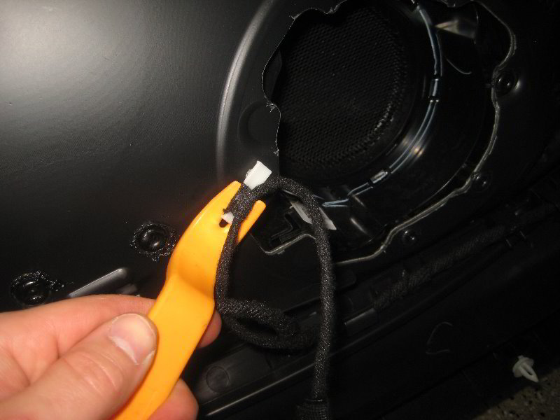 Mini-Cooper-Interior-Door-Panel-Removal-Guide-035