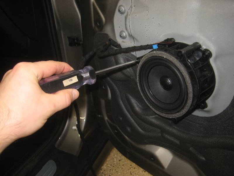 Mini-Cooper-Interior-Door-Panel-Removal-Guide-040