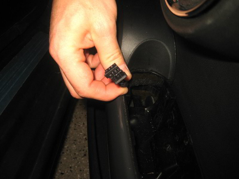 Mini-Cooper-Interior-Door-Panel-Removal-Guide-046