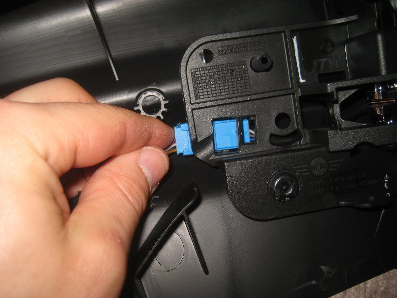Mini-Cooper-Interior-Door-Panel-Removal-Guide-047
