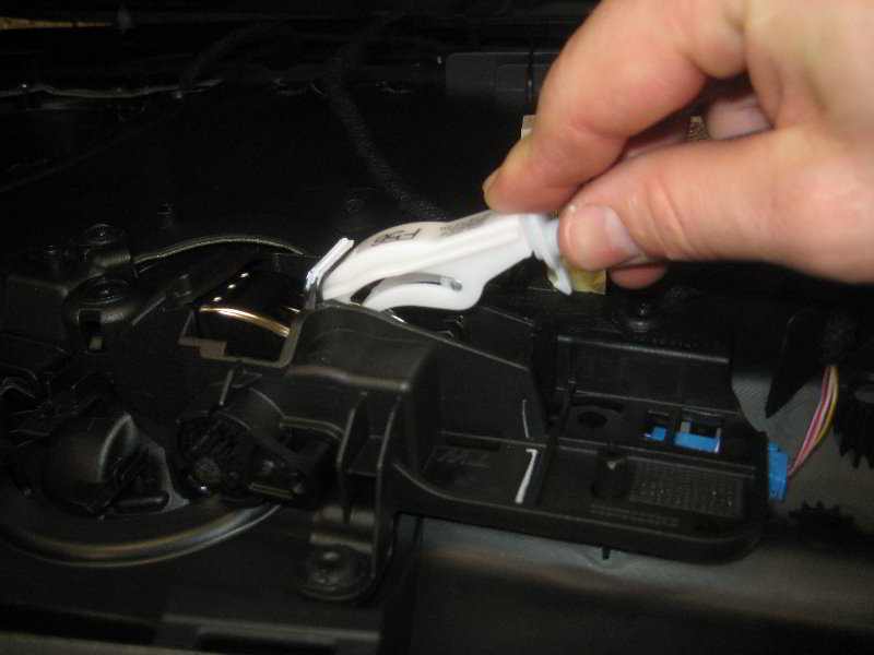 Mini-Cooper-Interior-Door-Panel-Removal-Guide-050