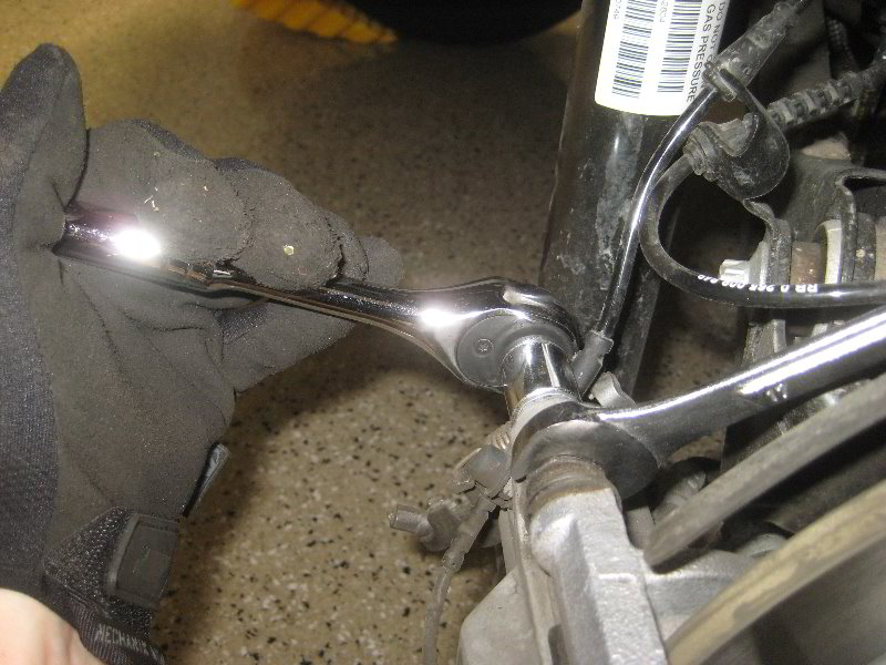 Mini-Cooper-Rear-Brake-Pads-Replacement-Guide-008