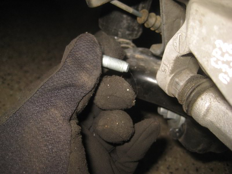 Mini-Cooper-Rear-Brake-Pads-Replacement-Guide-010