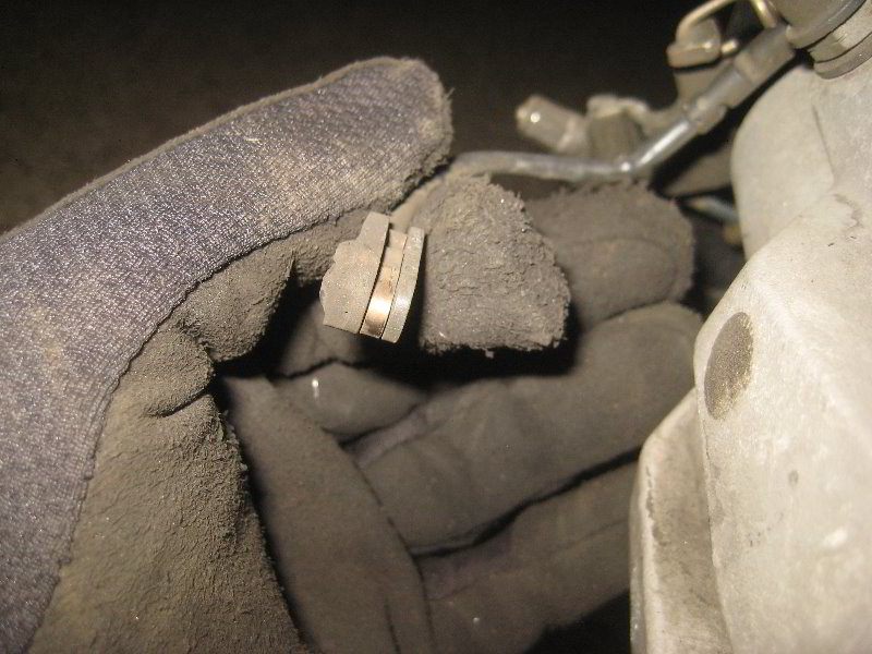 Mini-Cooper-Rear-Brake-Pads-Replacement-Guide-013