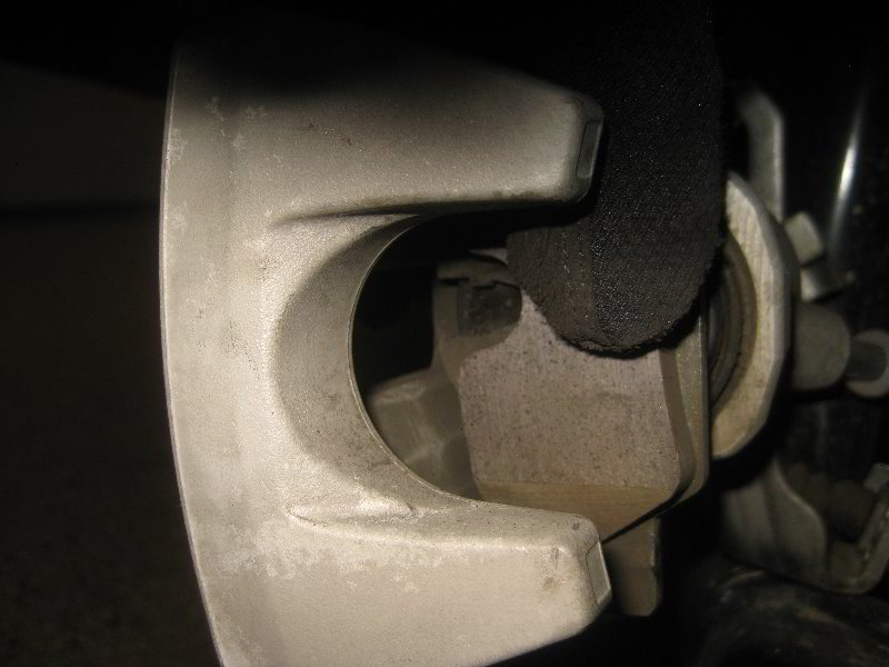 Mini-Cooper-Rear-Brake-Pads-Replacement-Guide-024