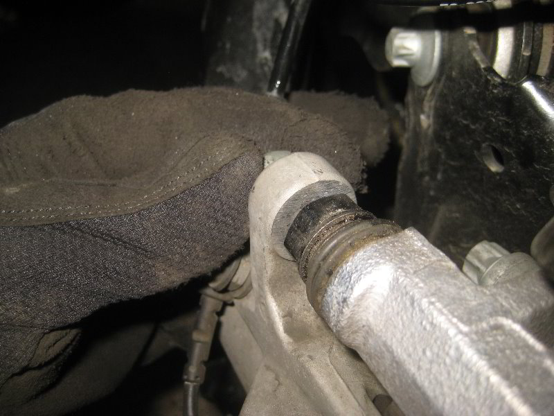 Mini-Cooper-Rear-Brake-Pads-Replacement-Guide-030