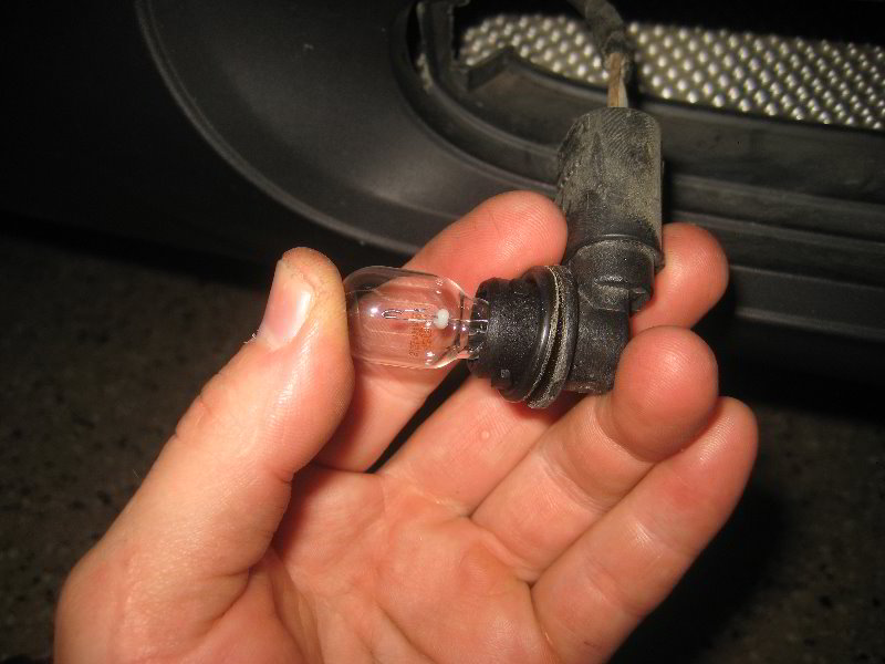 MiniCooperRearFogLightBulbReplacementGuide011