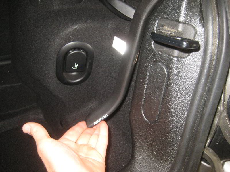 Mini-Cooper-Tail-Light-Bulbs-Replacement-Guide-003