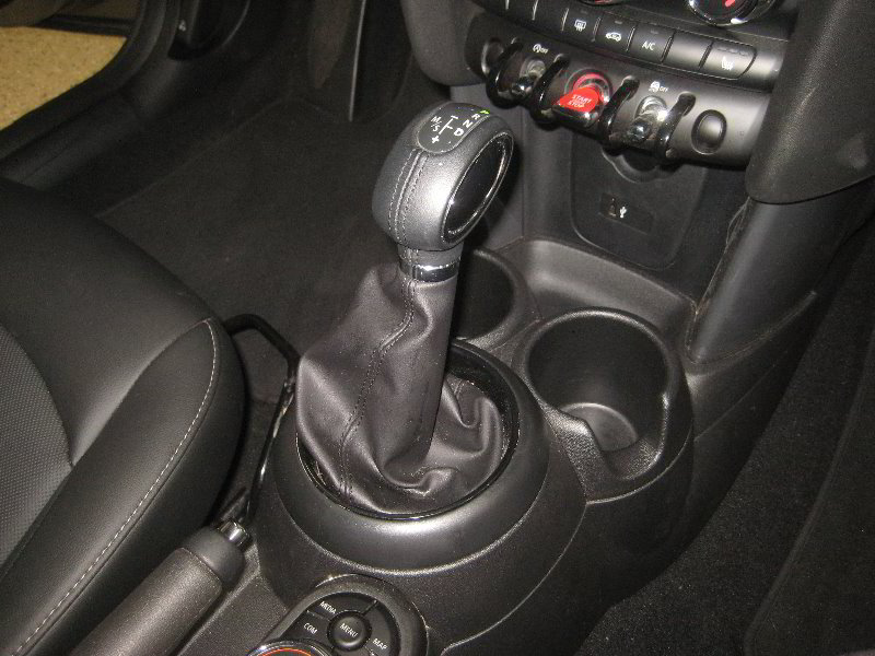 MiniCooperTransmissionShiftLockReleaseGuide001