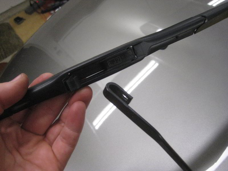 MiniCooperWindshieldWindowWiperBladesReplacementGuide008