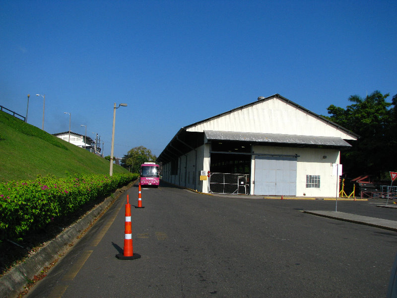 Miraflores-Locks-Panamax-Ship-Panama-Canal-001