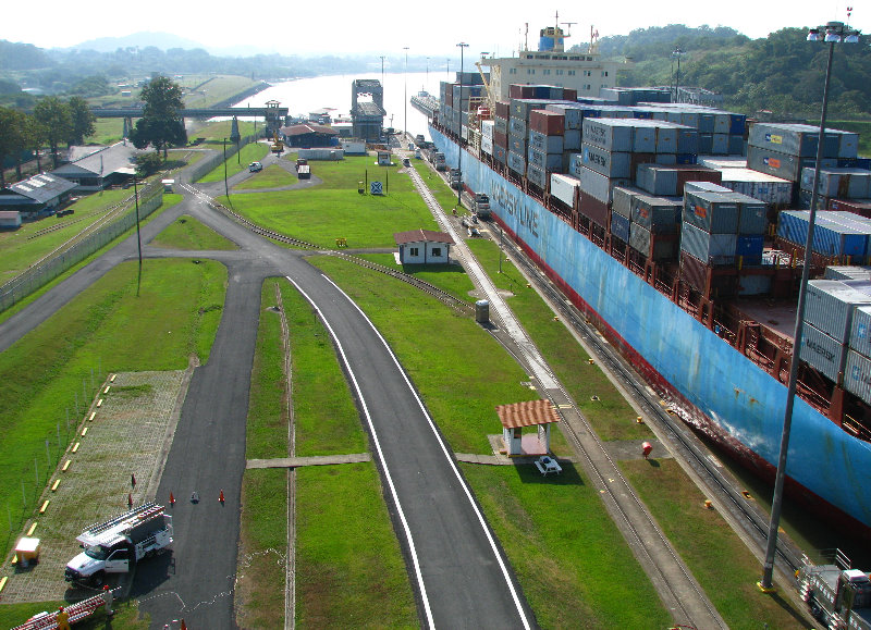 Miraflores-Locks-Panamax-Ship-Panama-Canal-025
