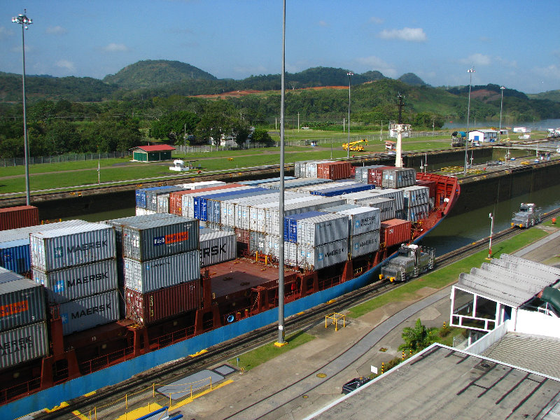 Miraflores-Locks-Panamax-Ship-Panama-Canal-035