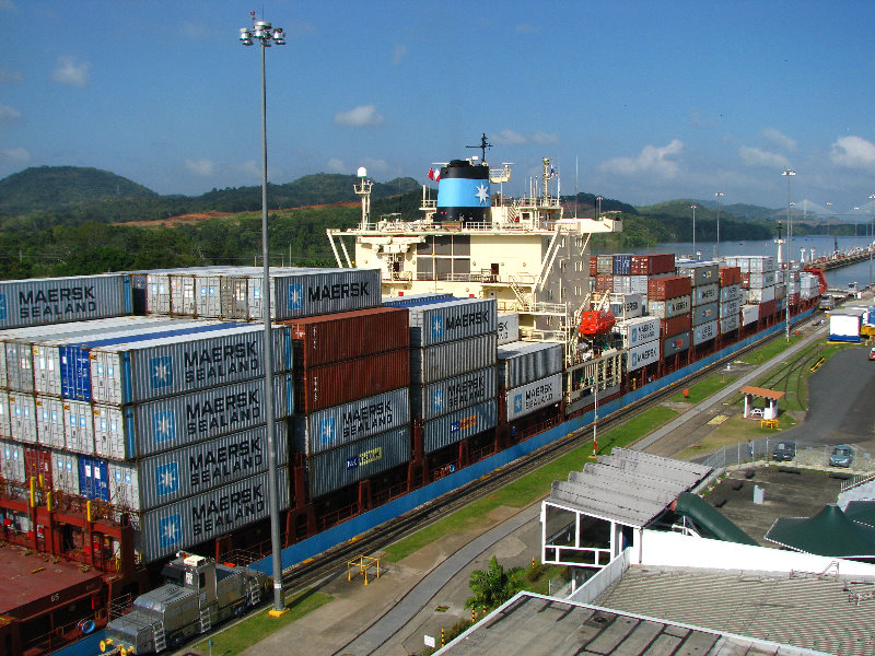 Miraflores-Locks-Panamax-Ship-Panama-Canal-039
