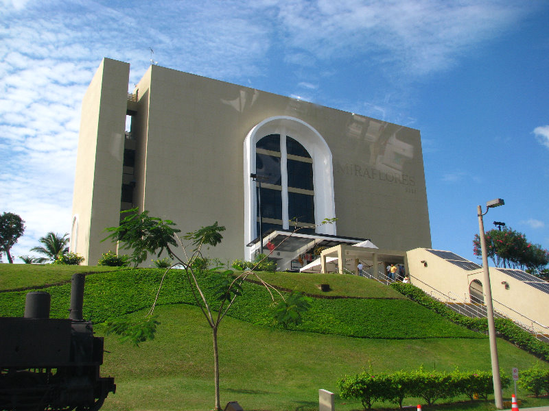Miraflores-Locks-Panamax-Ship-Panama-Canal-042