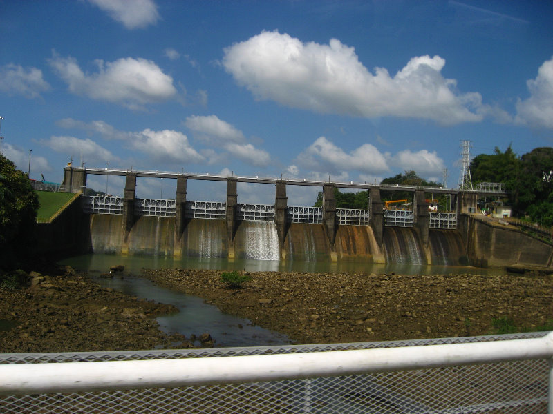 Miraflores-Locks-Panamax-Ship-Panama-Canal-051