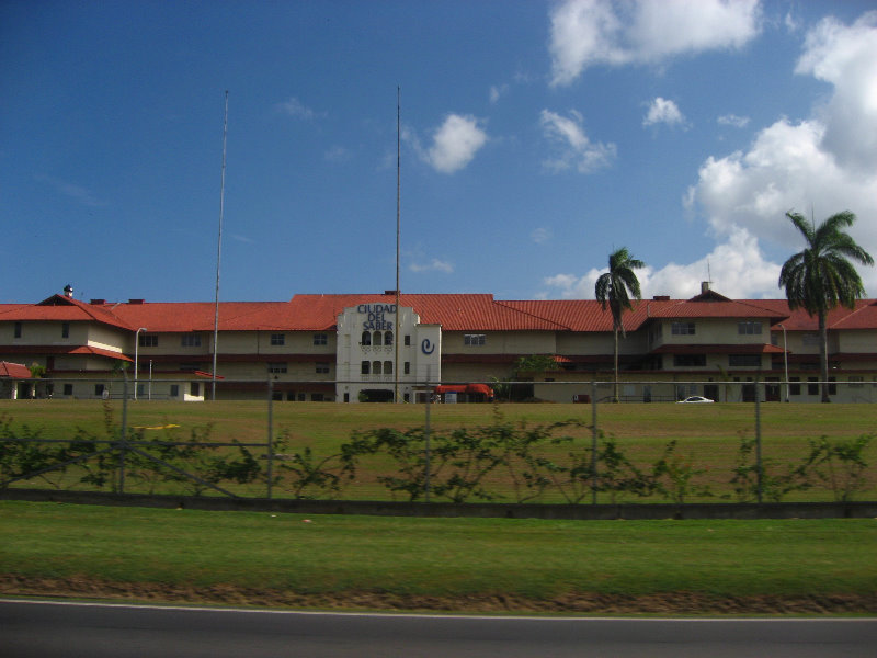 Miraflores-Locks-Panamax-Ship-Panama-Canal-054