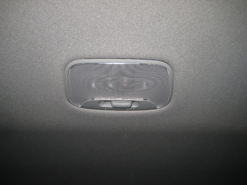 Mitsubishi-Lancer-Dome-Light-Bulb-Replacement-Guide-001