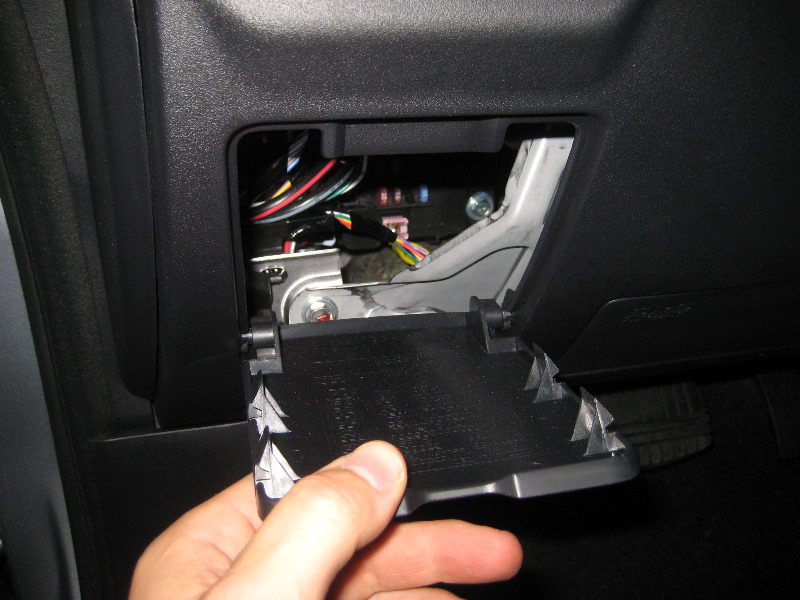 Mitsubishi-Lancer-Electrical-Fuses-Replacement-Guide-009