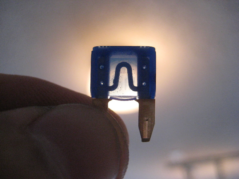 Mitsubishi-Lancer-Electrical-Fuses-Replacement-Guide-016