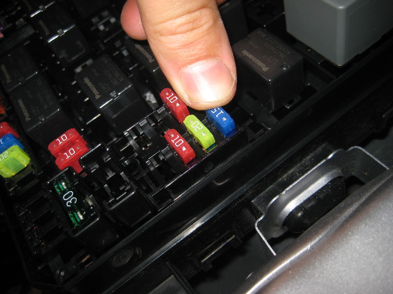 Mitsubishi-Lancer-Electrical-Fuses-Replacement-Guide-017