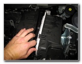 Mitsubishi-Lancer-Engine-Air-Filter-Replacement-Guide-010