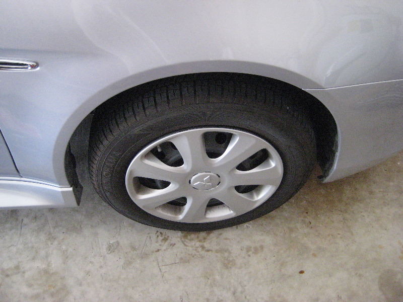 Mitsubishi-Lancer-Front-Brake-Pads-Replacement-Guide-001