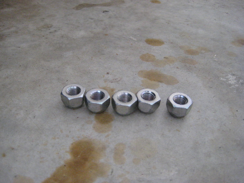 Mitsubishi-Lancer-Front-Brake-Pads-Replacement-Guide-007