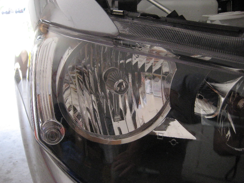 Mitsubishi-Lancer-Headlight-Bulbs-Replacement-Guide-002