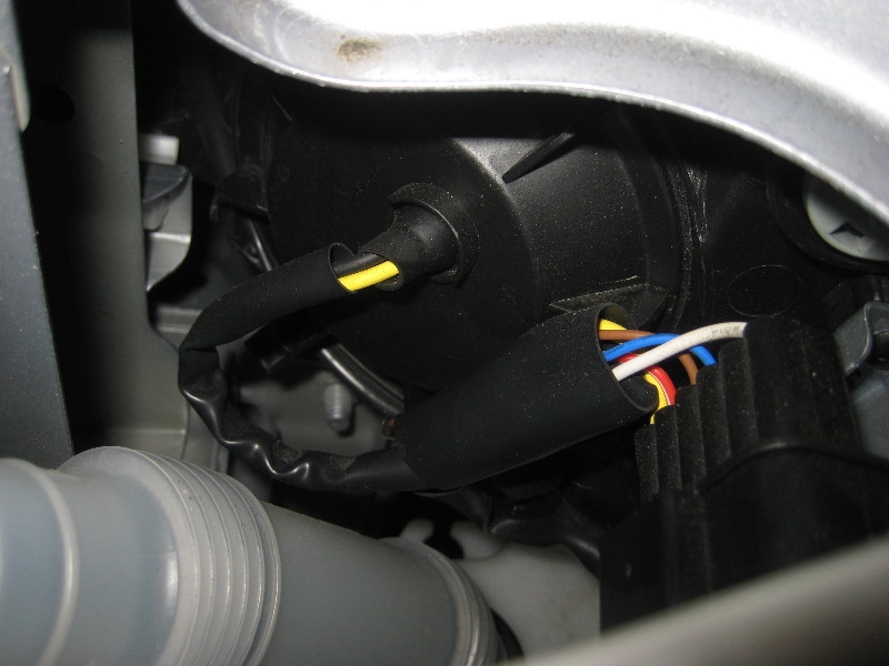 Mitsubishi-Lancer-Headlight-Bulbs-Replacement-Guide-014