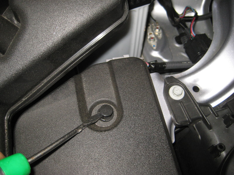 Mitsubishi-Lancer-Headlight-Bulbs-Replacement-Guide-028