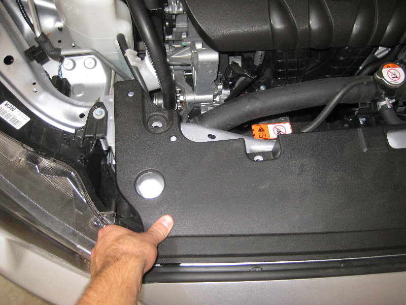 MitsubishiLancerHeadlightBulbsReplacementGuide038