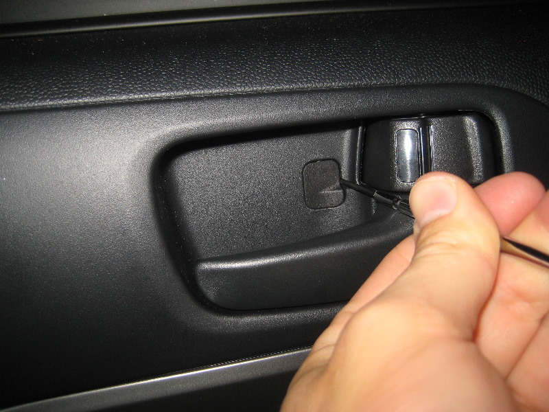 Mitsubishi-Lancer-Interior-Door-Panel-Removal-Guide-003