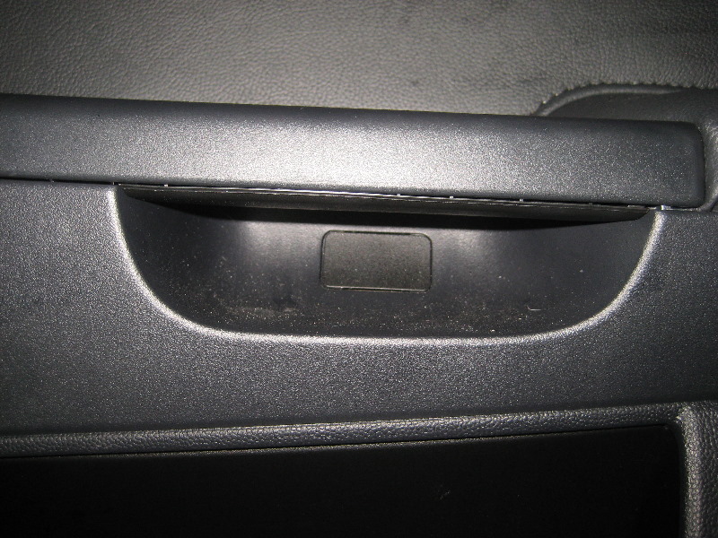 Mitsubishi-Lancer-Interior-Door-Panel-Removal-Guide-005