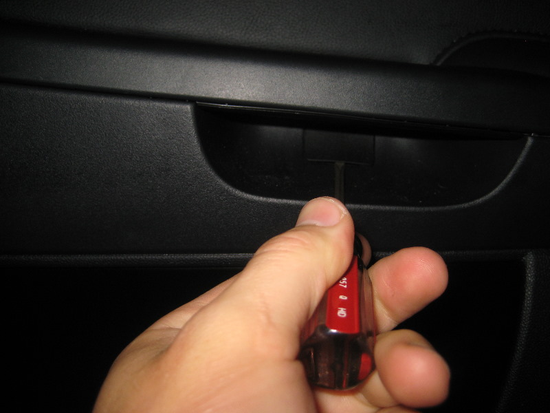 Mitsubishi-Lancer-Interior-Door-Panel-Removal-Guide-006